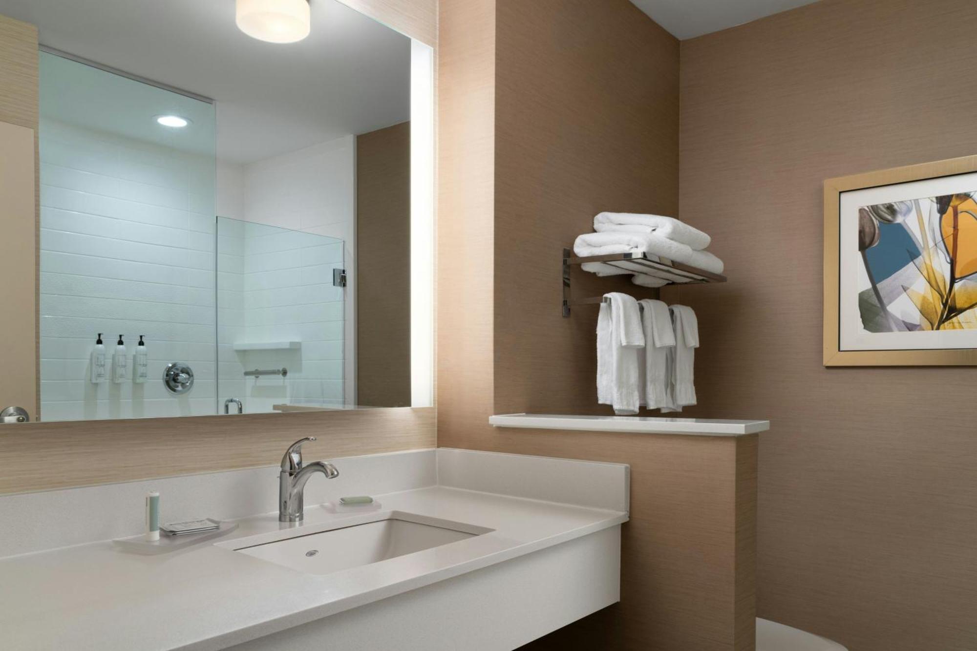 Fairfield Inn & Suites By Marriott London Buitenkant foto