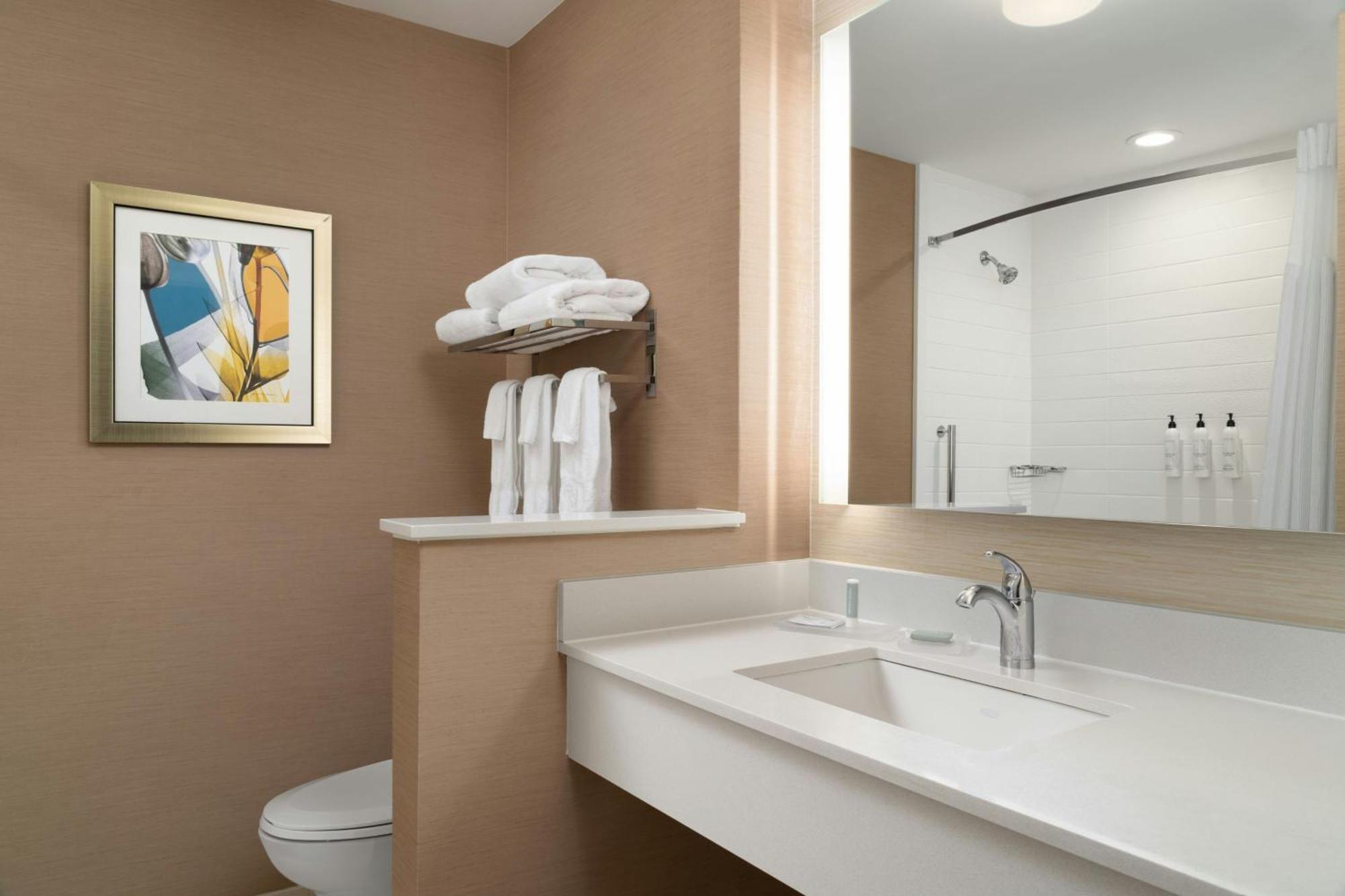 Fairfield Inn & Suites By Marriott London Buitenkant foto
