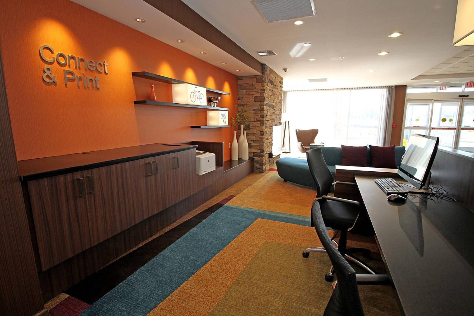 Fairfield Inn & Suites By Marriott London Buitenkant foto